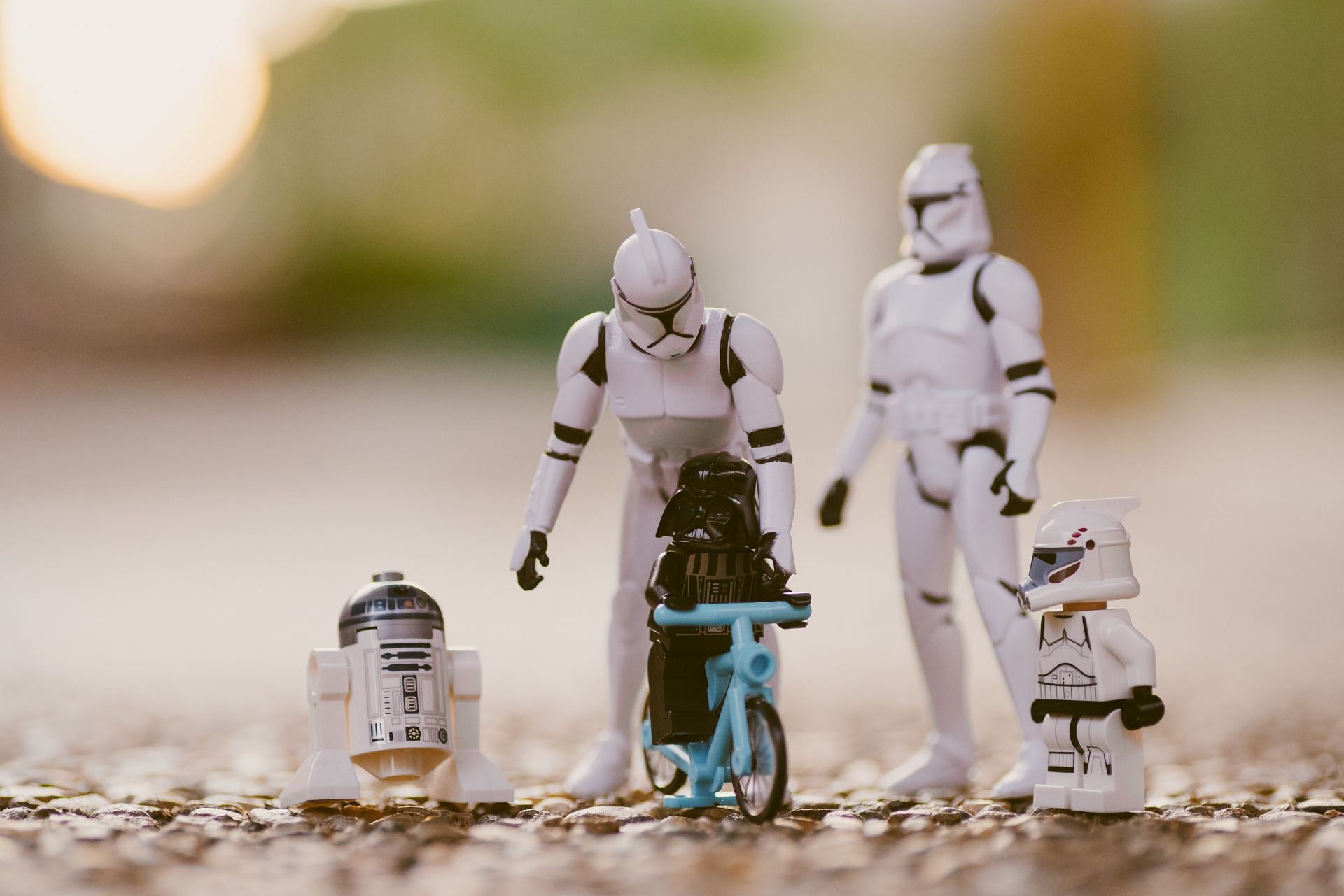 Everyone wants to have fun with their loved ones. (Image via Unsplash/ Daniel Cheung)